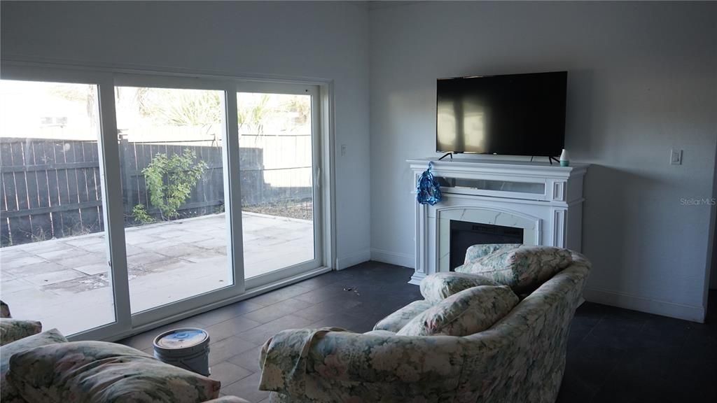 Activo con contrato: $125,000 (3 camas, 2 baños, 1398 Pies cuadrados)