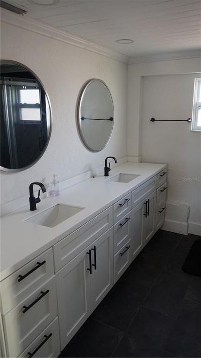 Activo con contrato: $165,000 (3 camas, 2 baños, 1558 Pies cuadrados)