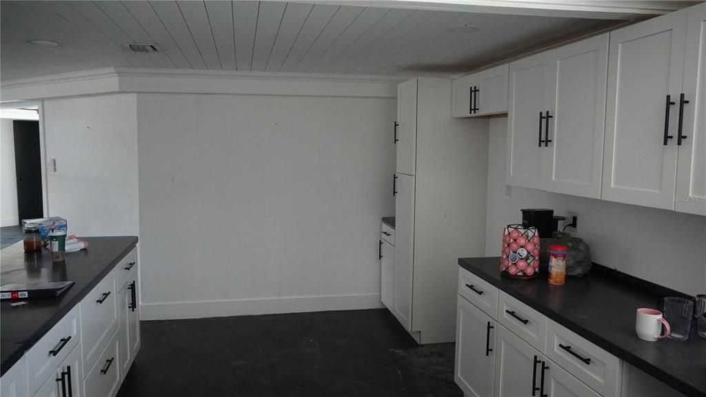 Activo con contrato: $165,000 (3 camas, 2 baños, 1558 Pies cuadrados)