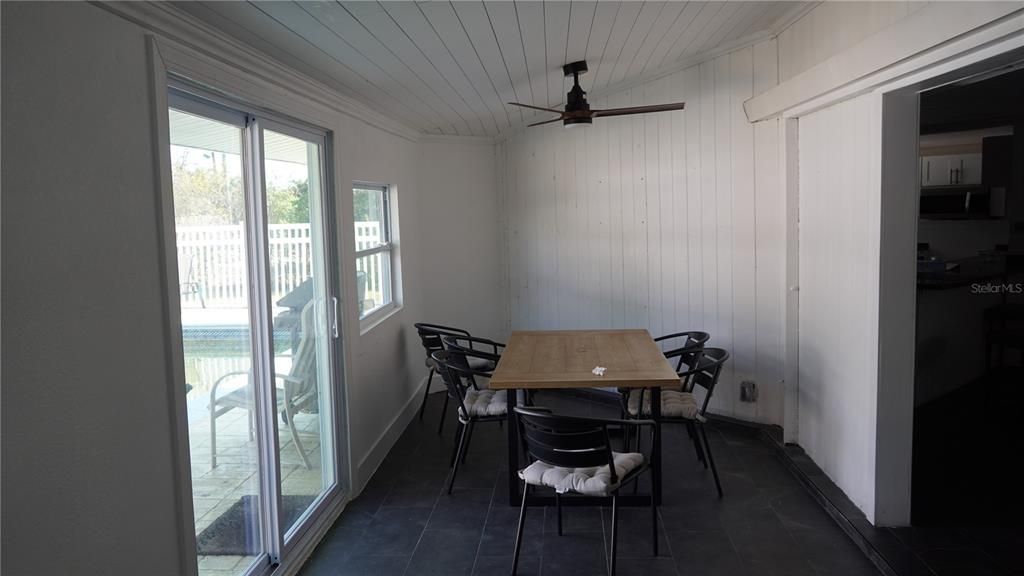 Activo con contrato: $165,000 (3 camas, 2 baños, 1558 Pies cuadrados)