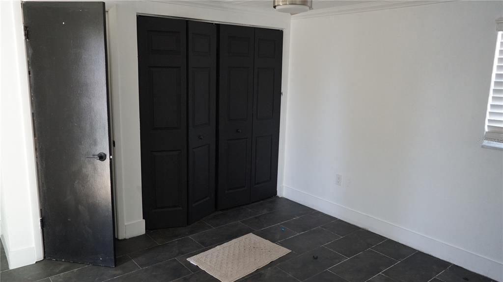 Activo con contrato: $165,000 (3 camas, 2 baños, 1558 Pies cuadrados)