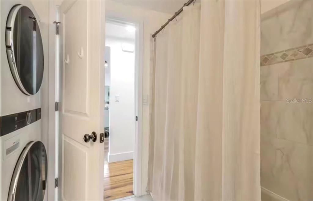 For Rent: $3,575 (2 beds, 2 baths, 2000 Square Feet)