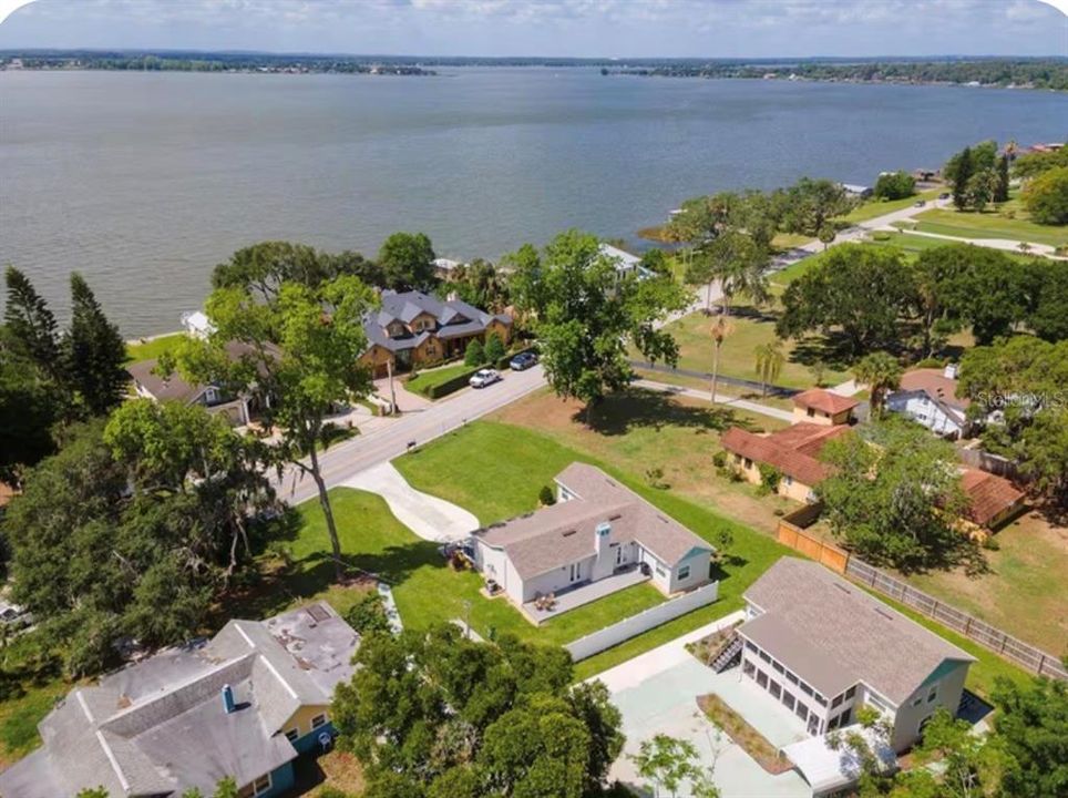 For Rent: $3,575 (2 beds, 2 baths, 2000 Square Feet)