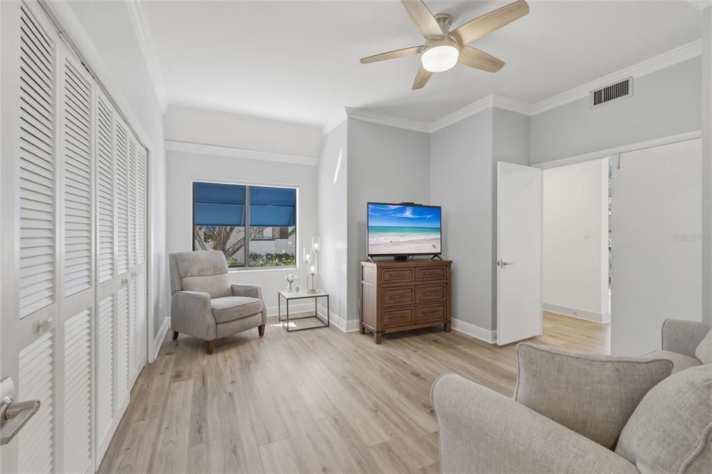 En Venta: $835,000 (3 camas, 3 baños, 2207 Pies cuadrados)