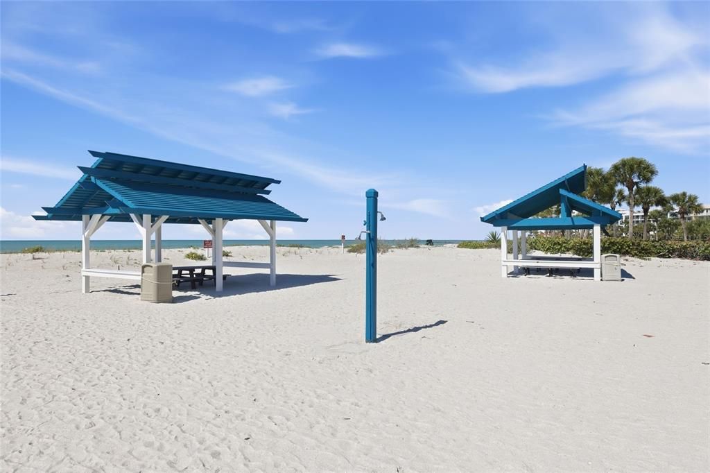 En Venta: $835,000 (3 camas, 3 baños, 2207 Pies cuadrados)