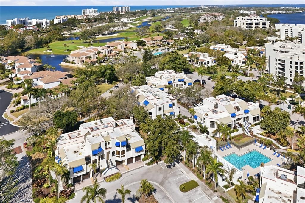 En Venta: $835,000 (3 camas, 3 baños, 2207 Pies cuadrados)