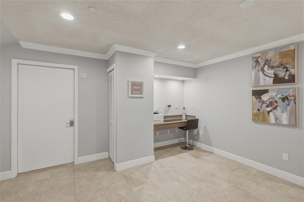 En Venta: $835,000 (3 camas, 3 baños, 2207 Pies cuadrados)