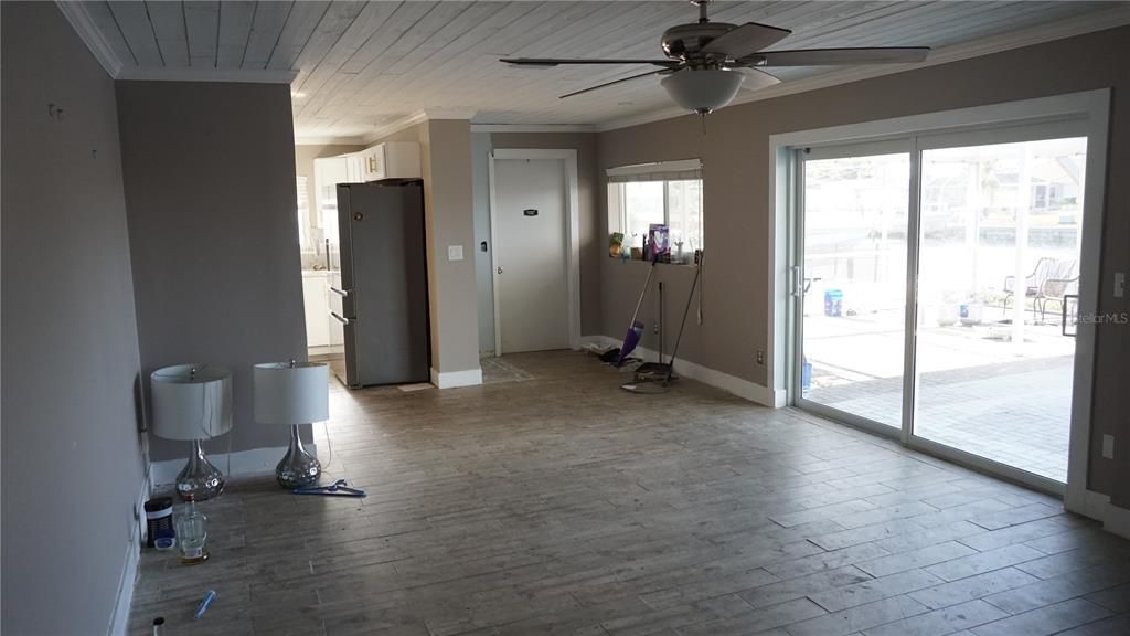 Active With Contract: $439,000 (4 beds, 2 baths, 2082 Square Feet)