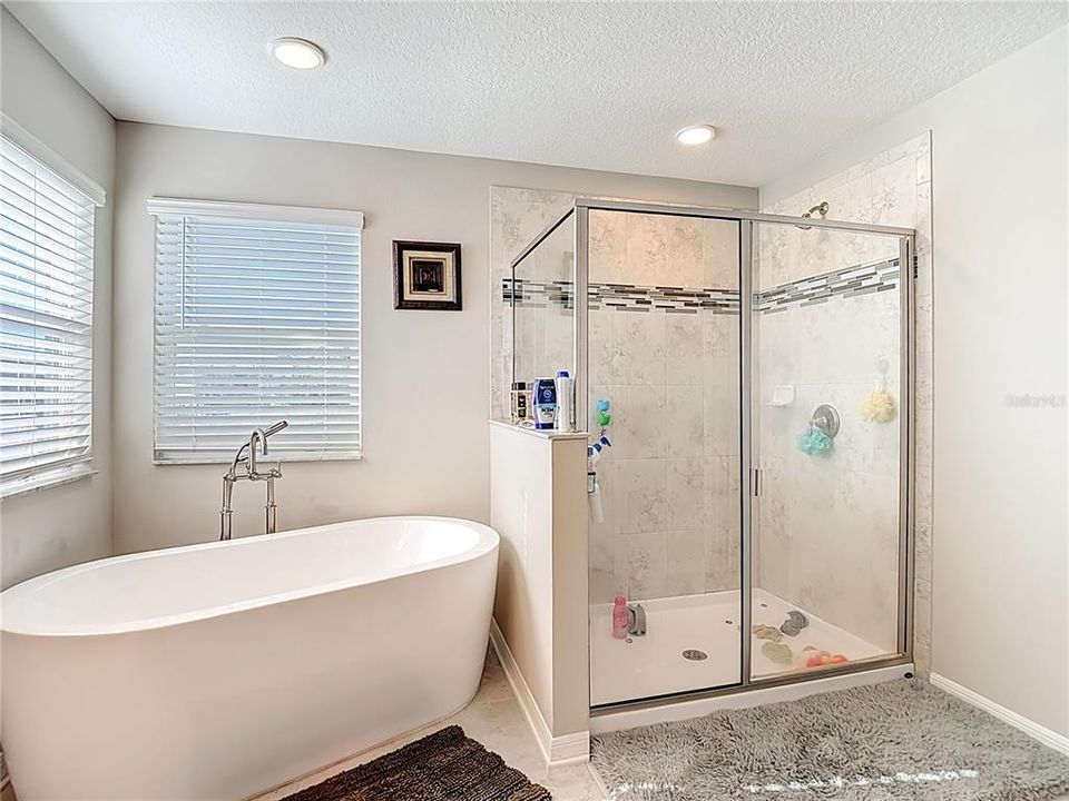 Active With Contract: $402,000 (4 beds, 3 baths, 2606 Square Feet)