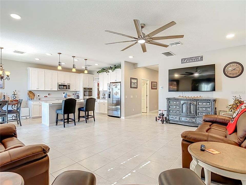 Active With Contract: $402,000 (4 beds, 3 baths, 2606 Square Feet)