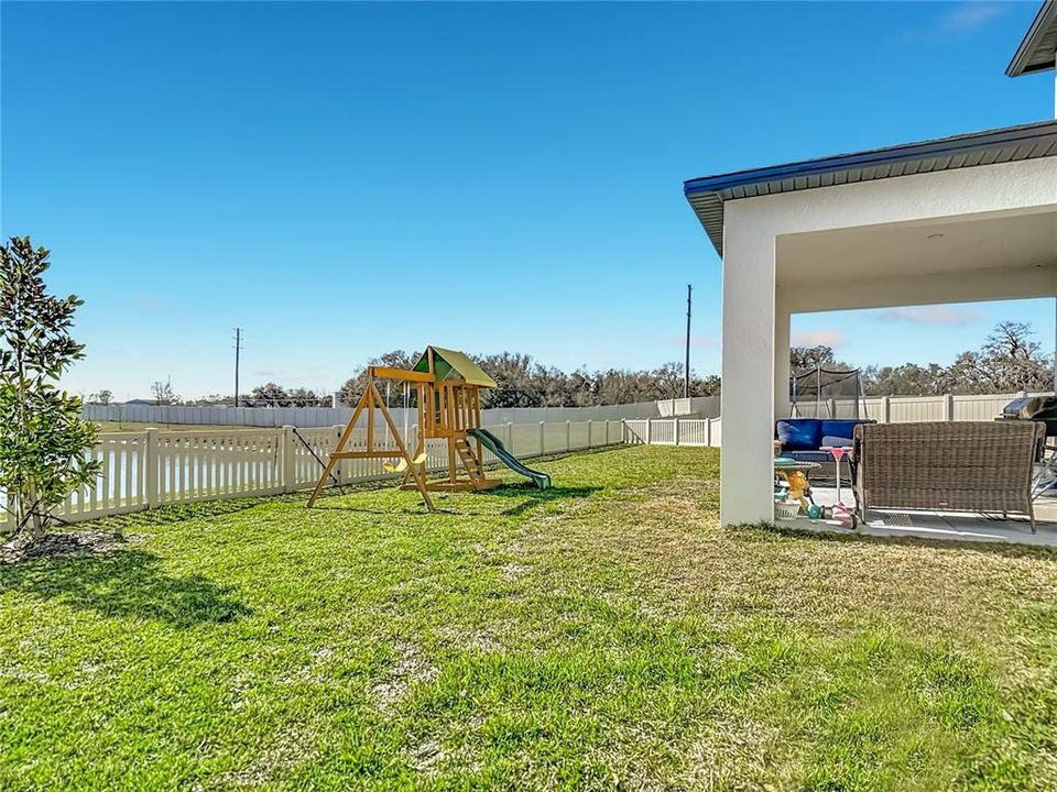 Active With Contract: $402,000 (4 beds, 3 baths, 2606 Square Feet)