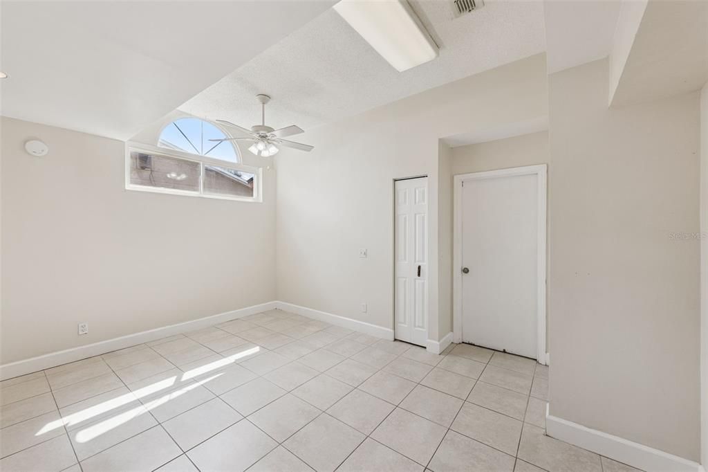 Activo con contrato: $349,900 (3 camas, 2 baños, 1459 Pies cuadrados)