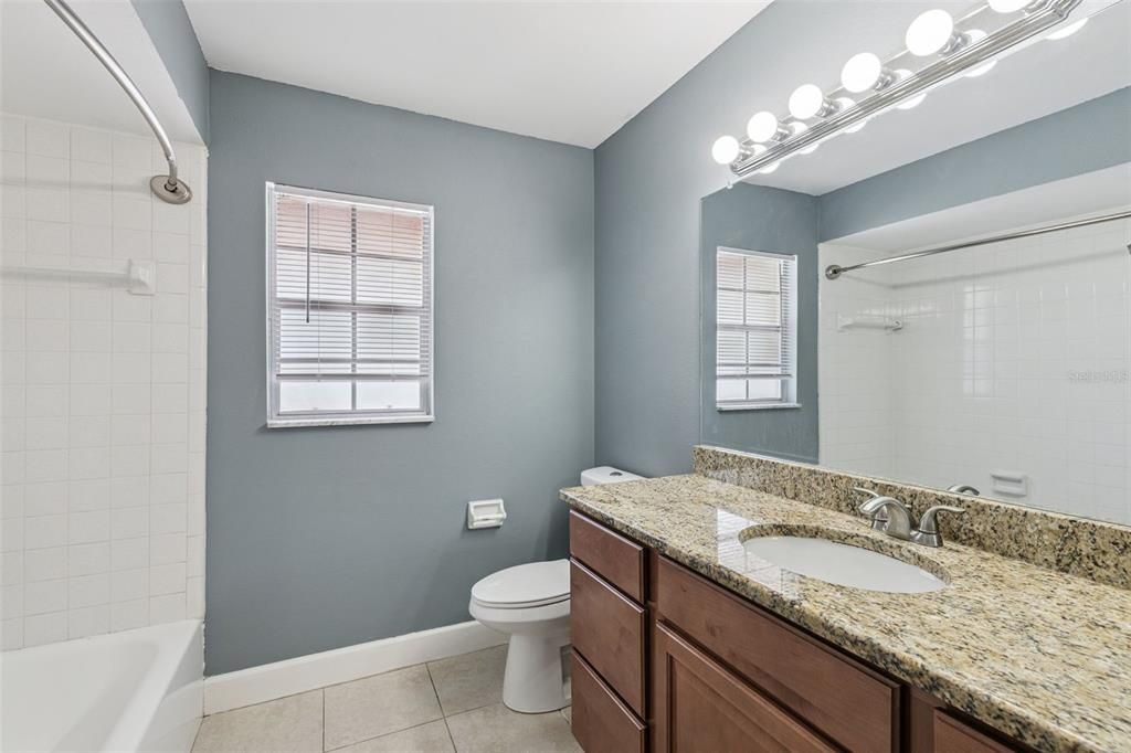 Activo con contrato: $349,900 (3 camas, 2 baños, 1459 Pies cuadrados)