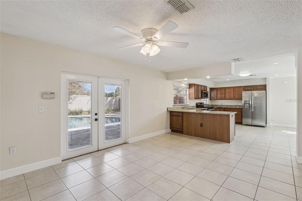 Activo con contrato: $349,900 (3 camas, 2 baños, 1459 Pies cuadrados)