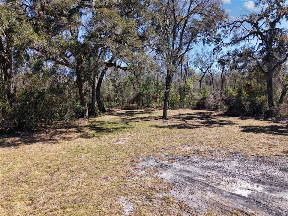 待售: $44,900 (2.30 acres)