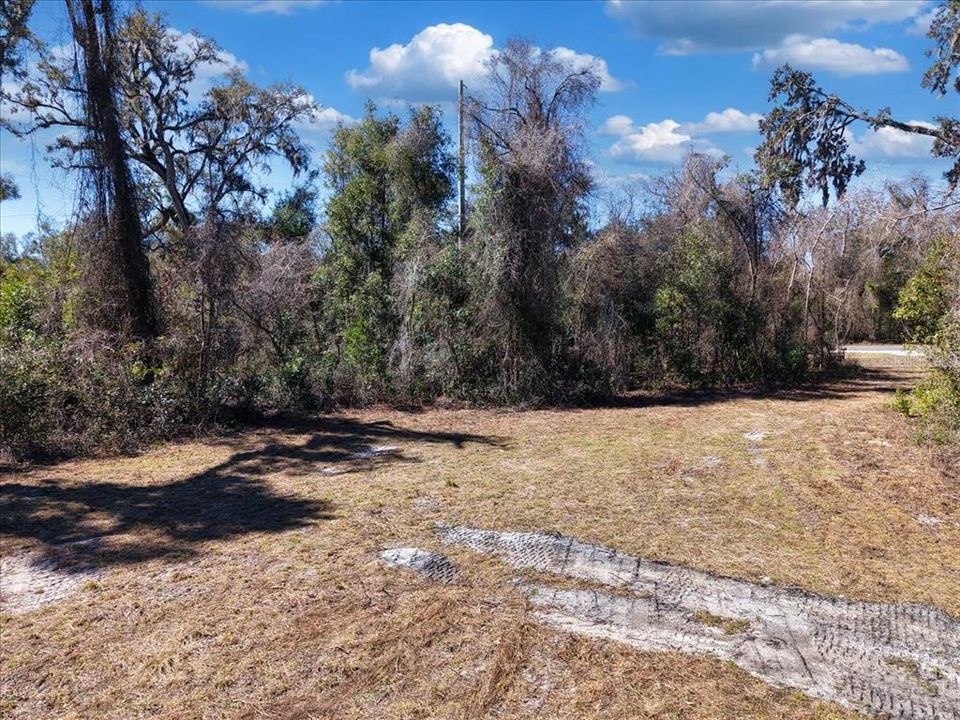 待售: $44,900 (2.30 acres)