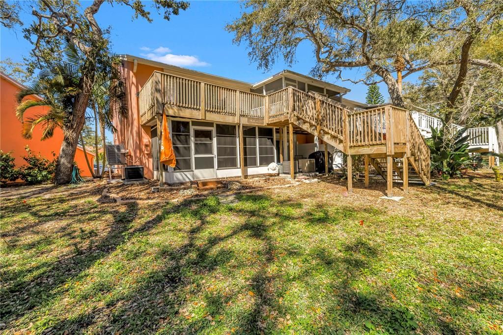 Active With Contract: $169,000 (1 beds, 1 baths, 787 Square Feet)