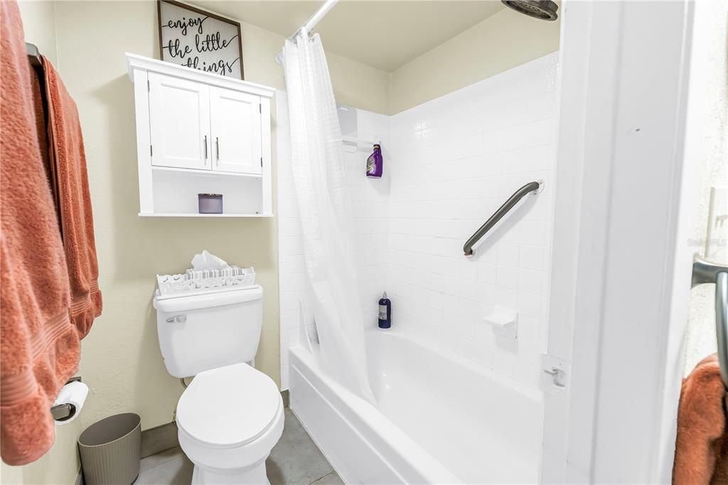 Active With Contract: $169,000 (1 beds, 1 baths, 787 Square Feet)