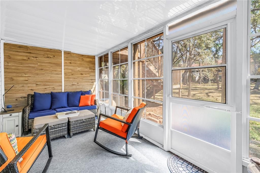 Active With Contract: $169,000 (1 beds, 1 baths, 787 Square Feet)