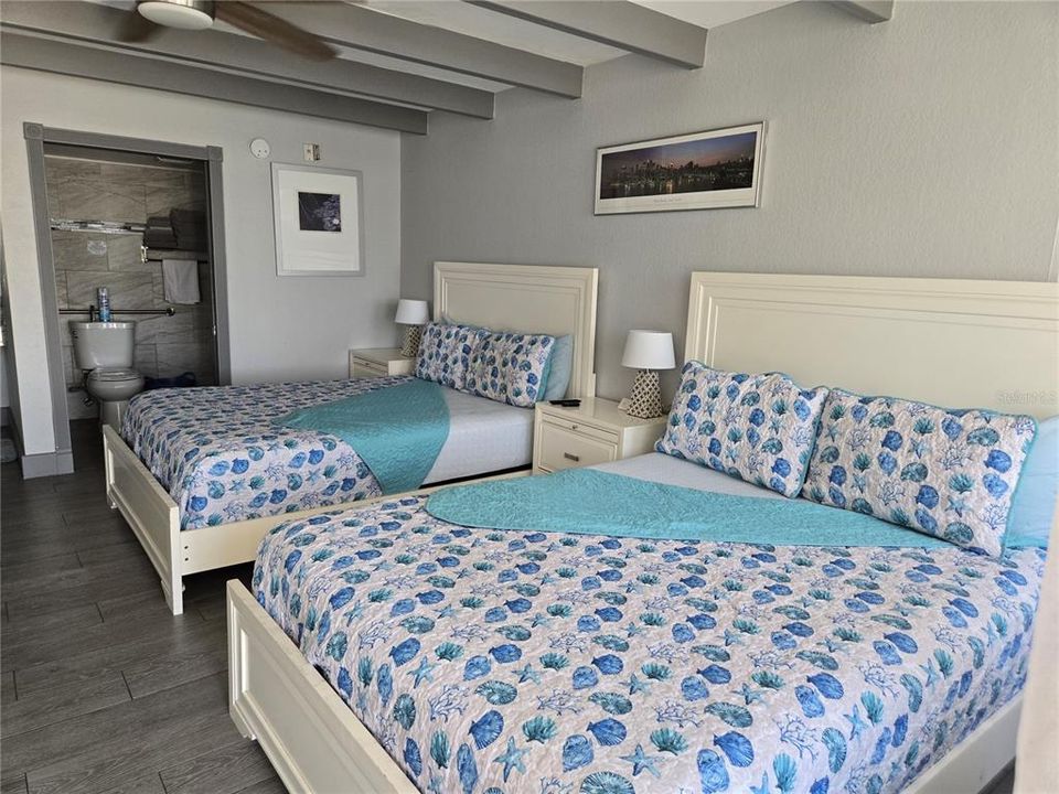 For Sale: $134,000 (1 beds, 1 baths, 322 Square Feet)