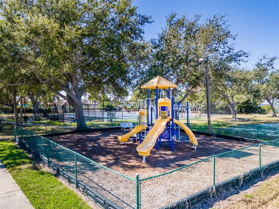For Sale: $134,000 (1 beds, 1 baths, 322 Square Feet)