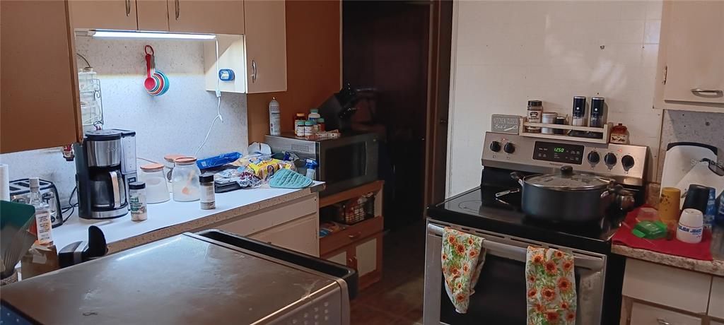 For Sale: $350,000 (4 beds, 2 baths, 1651 Square Feet)