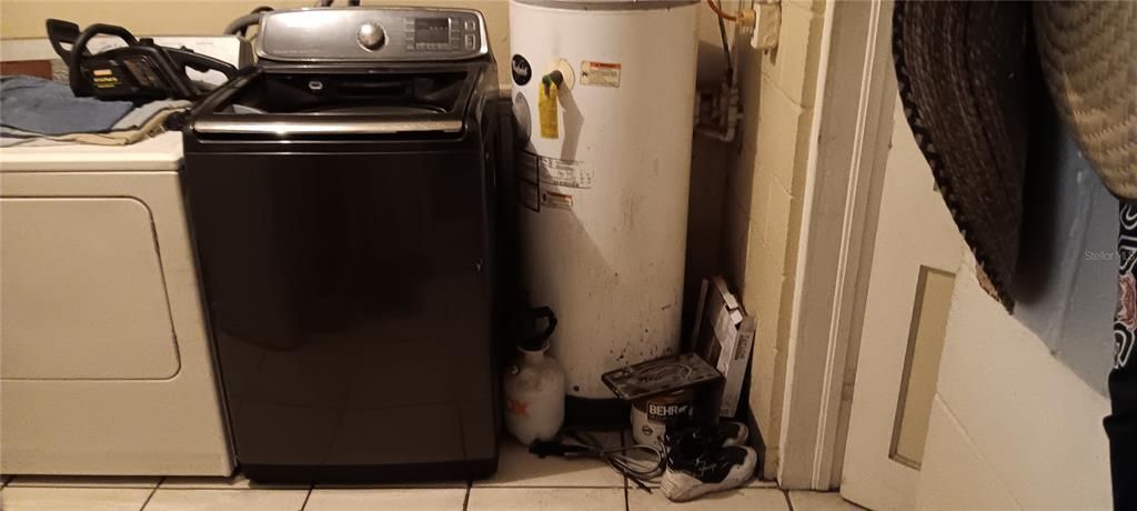 For Sale: $350,000 (4 beds, 2 baths, 1651 Square Feet)
