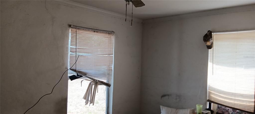 For Sale: $350,000 (4 beds, 2 baths, 1651 Square Feet)