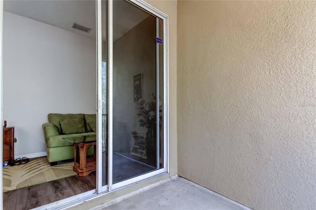 Activo con contrato: $369,900 (3 camas, 2 baños, 1933 Pies cuadrados)