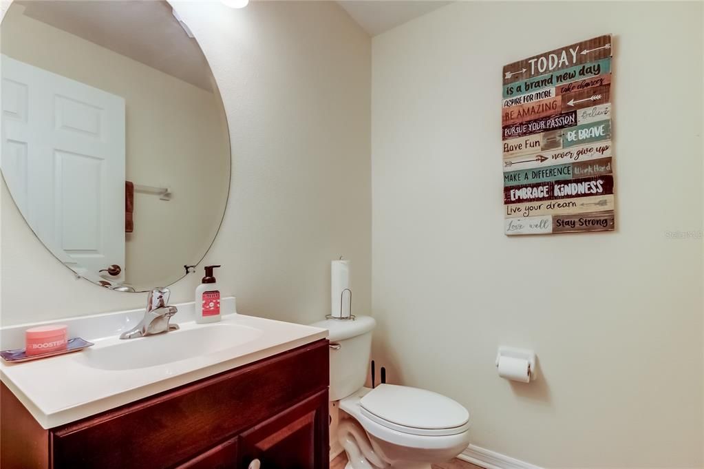Activo con contrato: $369,900 (3 camas, 2 baños, 1933 Pies cuadrados)
