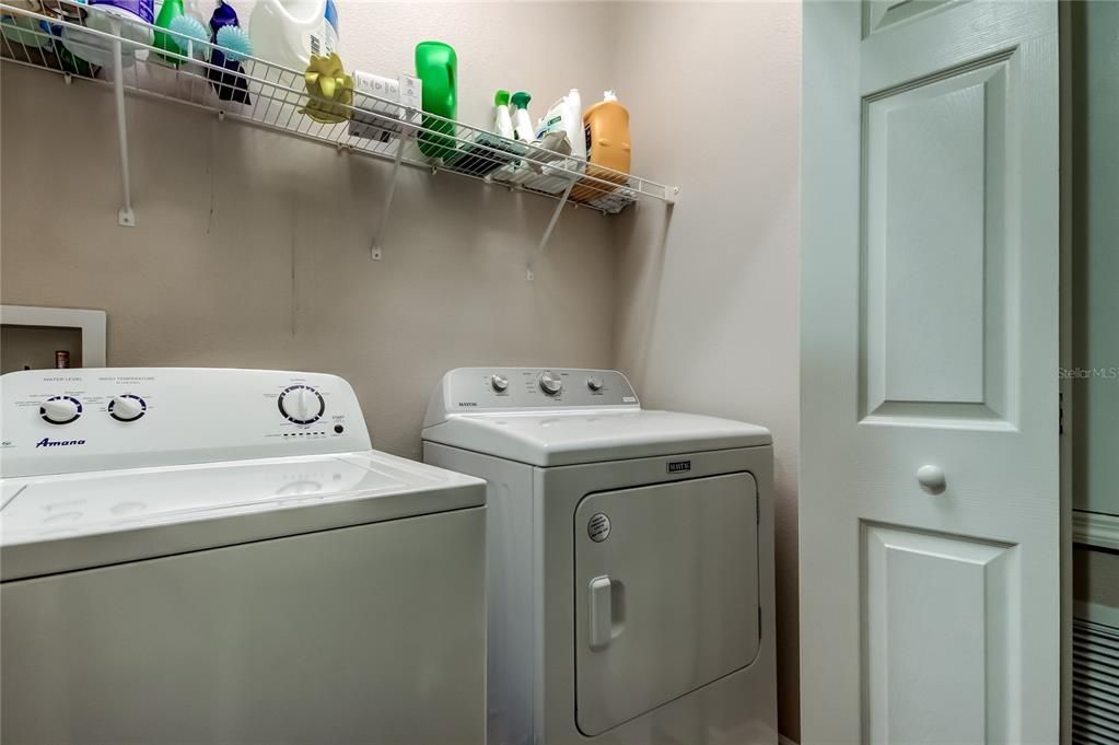 Activo con contrato: $369,900 (3 camas, 2 baños, 1933 Pies cuadrados)