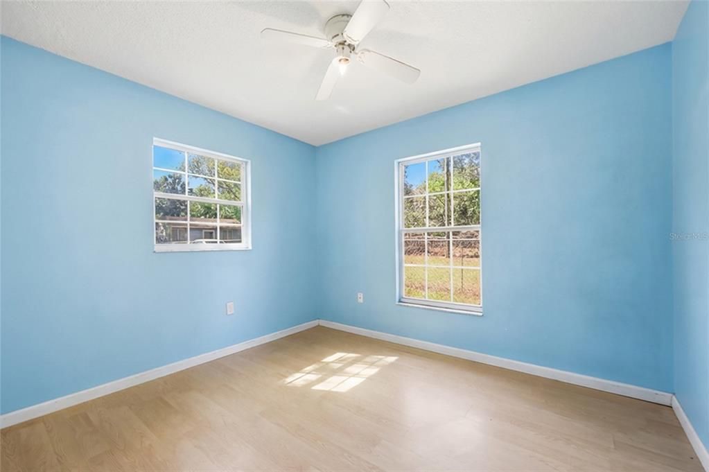 Activo con contrato: $243,000 (3 camas, 1 baños, 1225 Pies cuadrados)