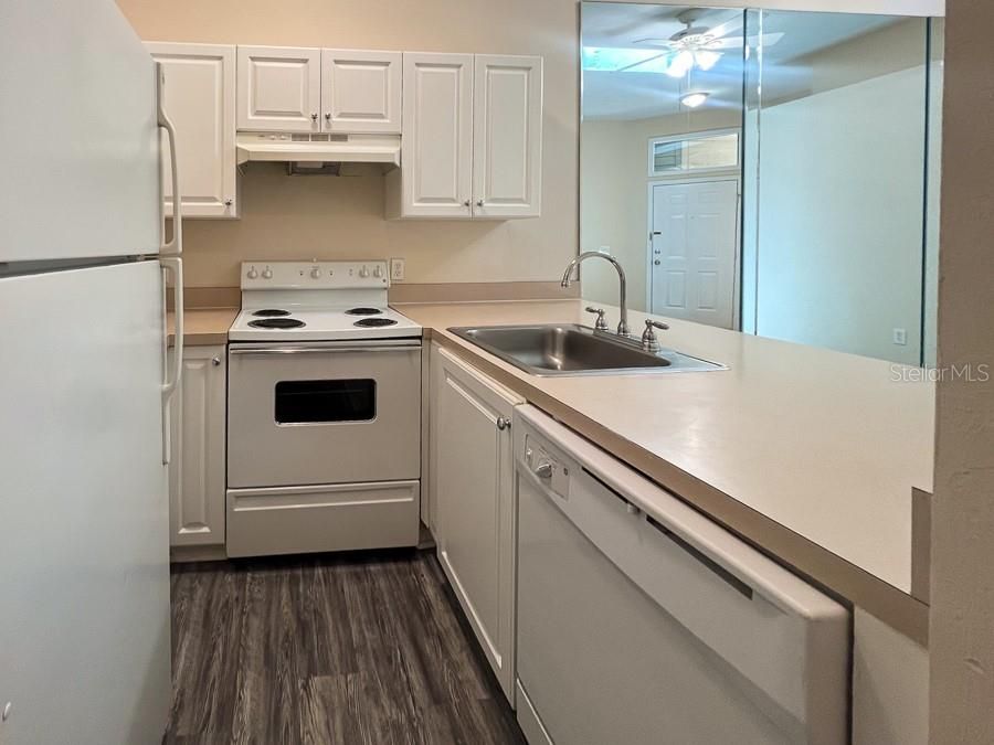 В аренду: $1,195 (2 спален, 2 ванн, 664 Квадратных фут)