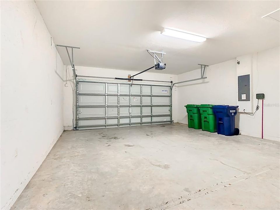 На продажу: $374,900 (5 спален, 3 ванн, 3200 Квадратных фут)