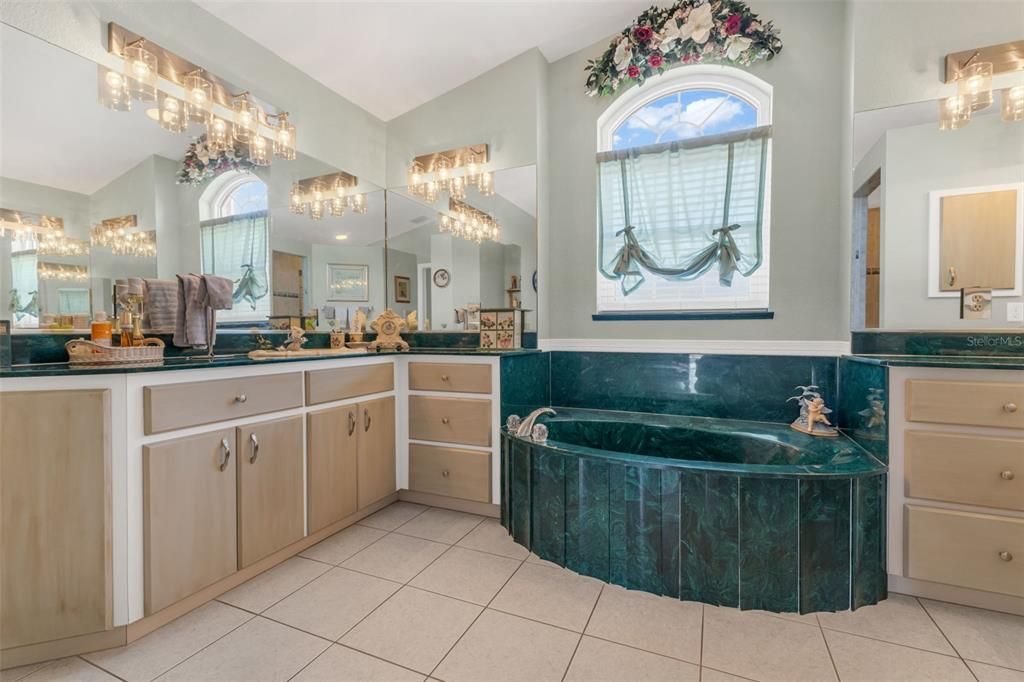 Active With Contract: $445,000 (3 beds, 2 baths, 2090 Square Feet)