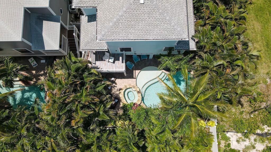 For Sale: $2,699,000 (6 beds, 4 baths, 2947 Square Feet)