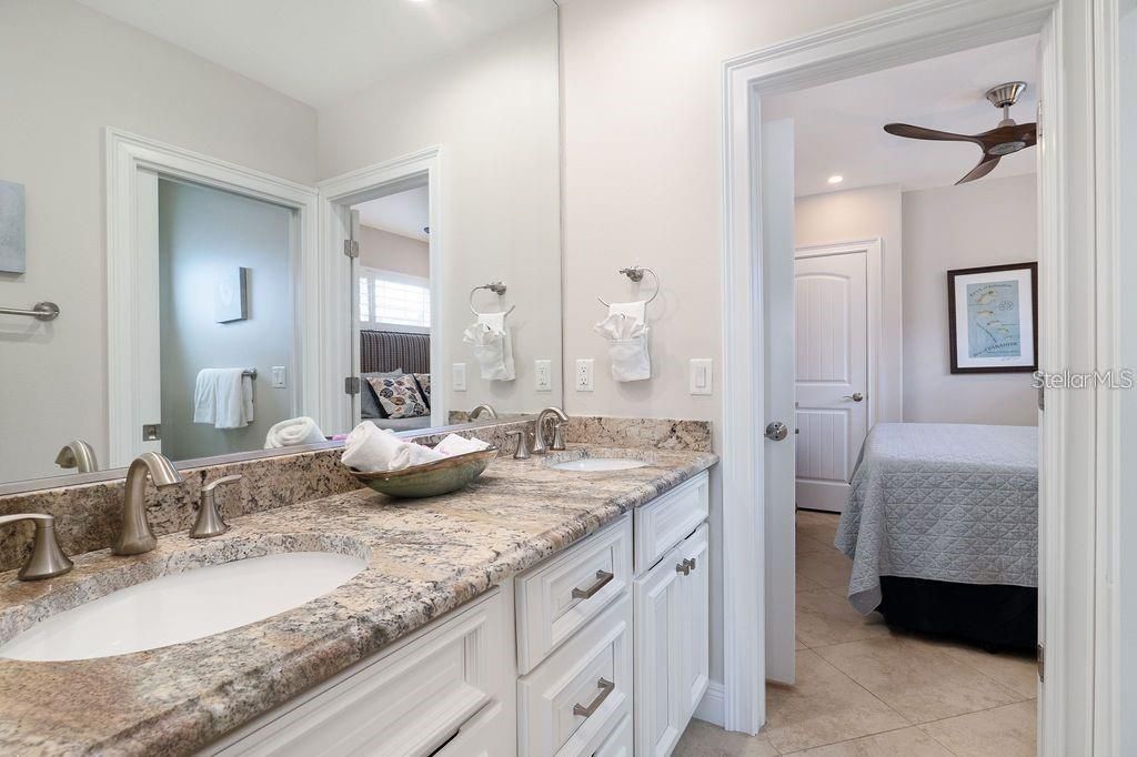 For Sale: $2,699,000 (6 beds, 4 baths, 2947 Square Feet)
