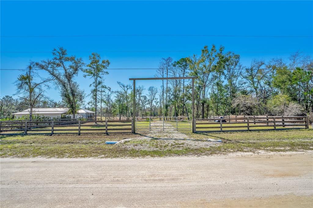 For Sale: $89,900 (1.07 acres)