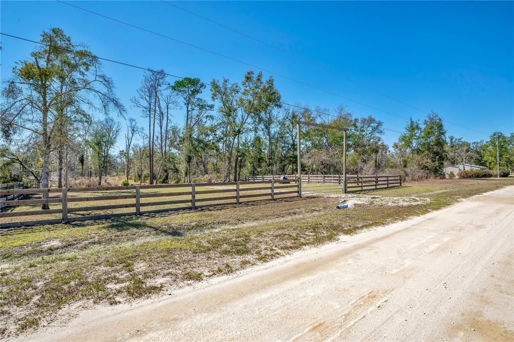 For Sale: $89,900 (1.07 acres)
