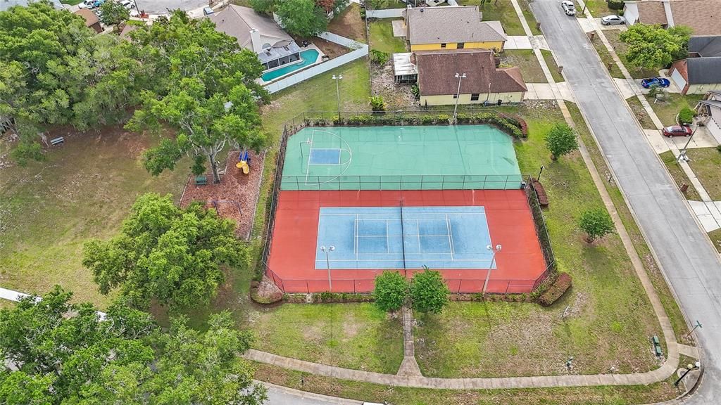 Под контрактом: $470,000 (4 спален, 2 ванн, 1906 Квадратных фут)