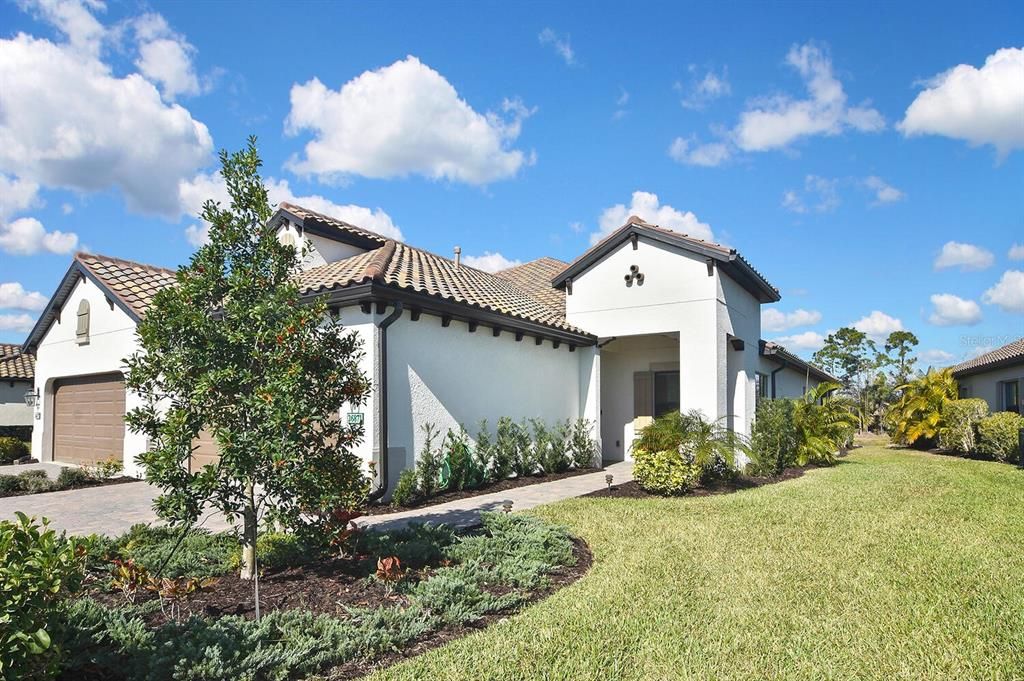 Под контрактом: $445,000 (2 спален, 2 ванн, 1632 Квадратных фут)