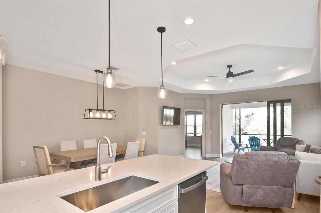 Под контрактом: $445,000 (2 спален, 2 ванн, 1632 Квадратных фут)