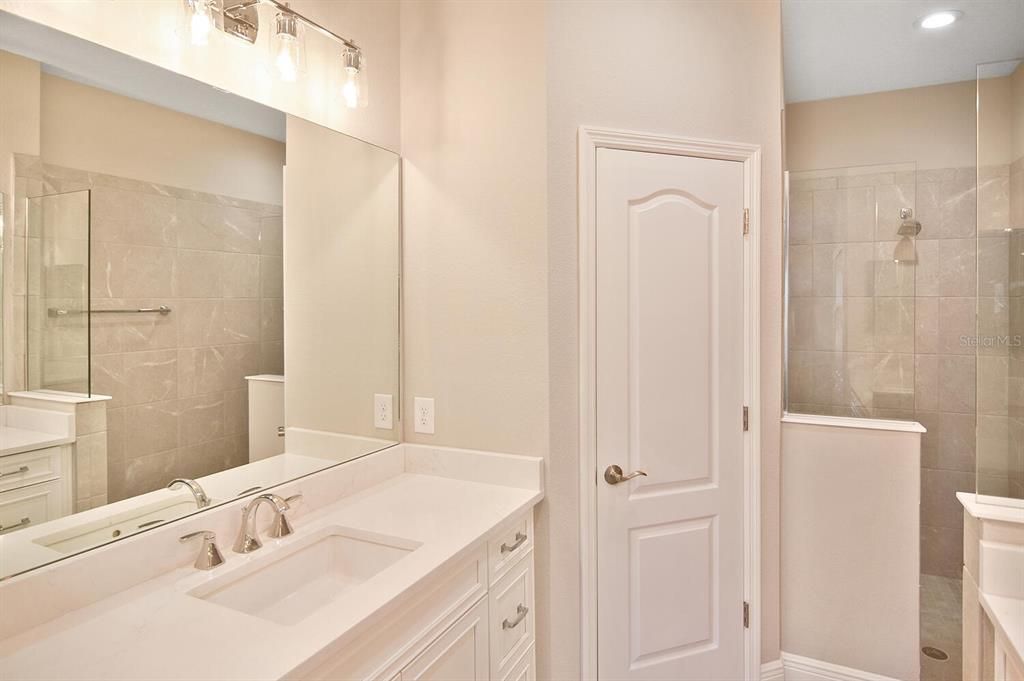 Под контрактом: $445,000 (2 спален, 2 ванн, 1632 Квадратных фут)