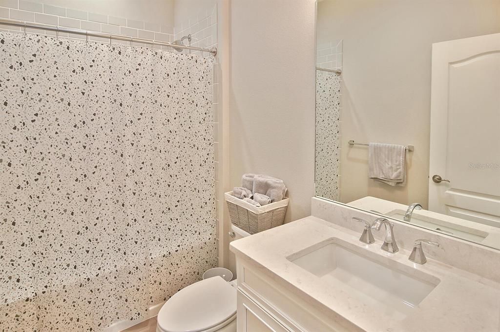 Под контрактом: $445,000 (2 спален, 2 ванн, 1632 Квадратных фут)