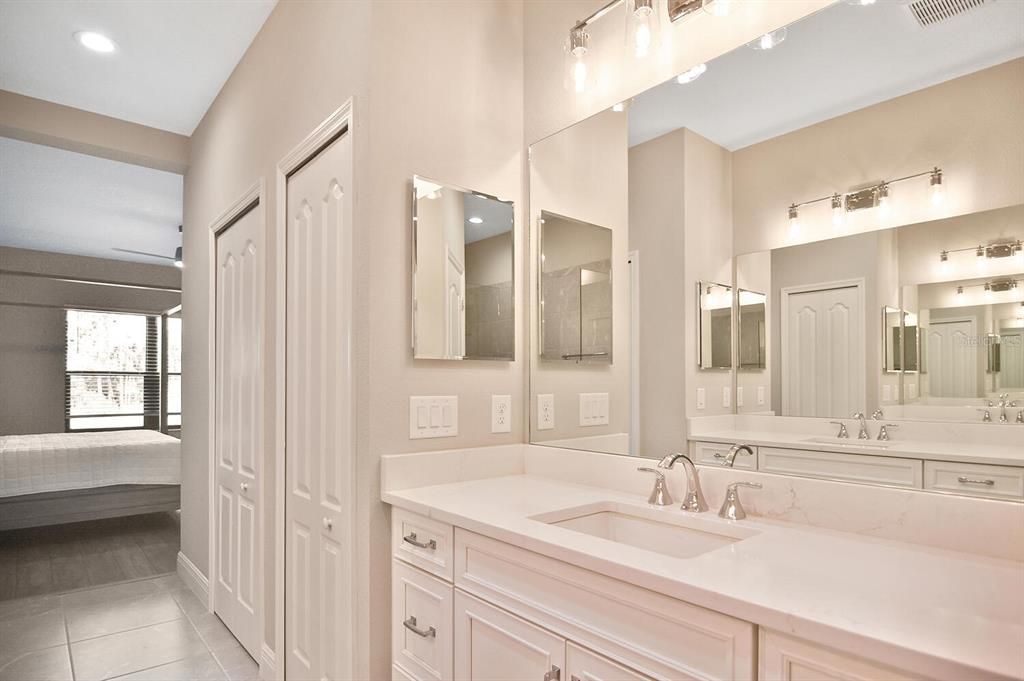 Под контрактом: $445,000 (2 спален, 2 ванн, 1632 Квадратных фут)