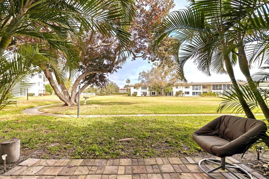 Active With Contract: $184,000 (2 beds, 2 baths, 1145 Square Feet)