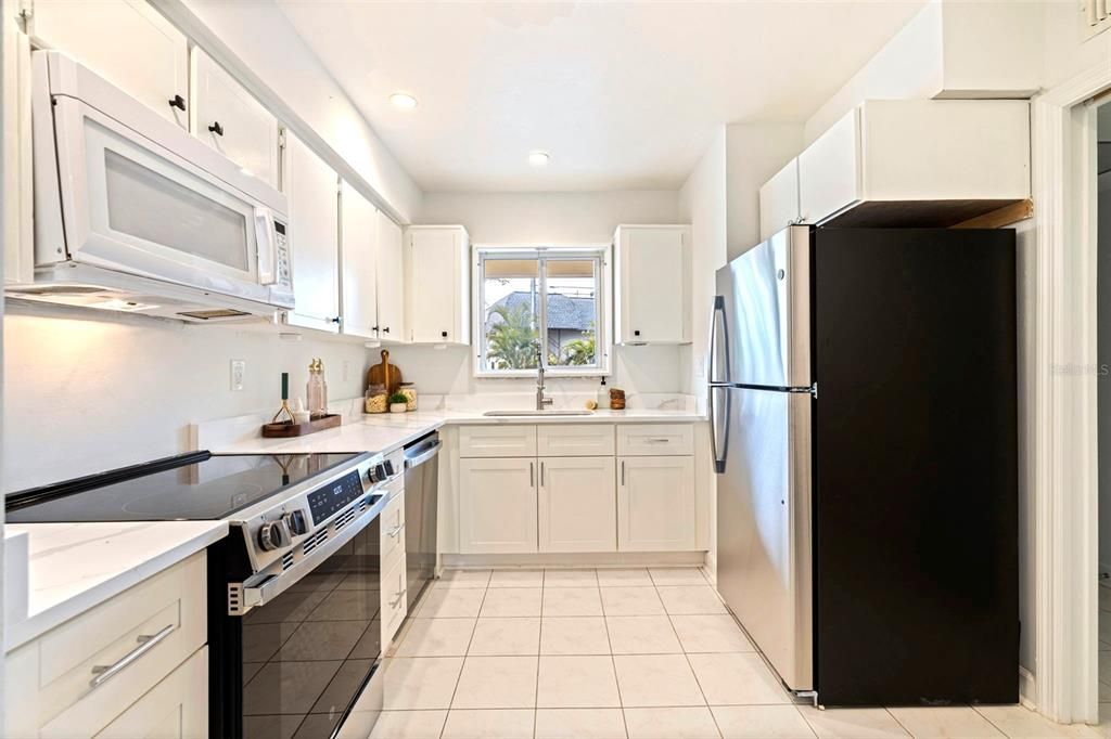 Active With Contract: $184,000 (2 beds, 2 baths, 1145 Square Feet)