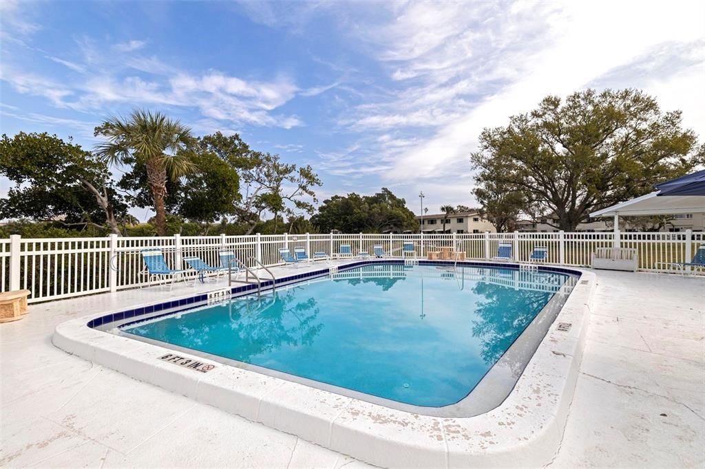 Active With Contract: $184,000 (2 beds, 2 baths, 1145 Square Feet)