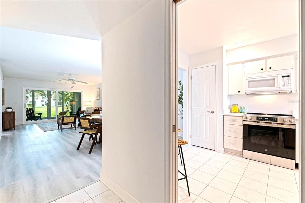 Active With Contract: $184,000 (2 beds, 2 baths, 1145 Square Feet)