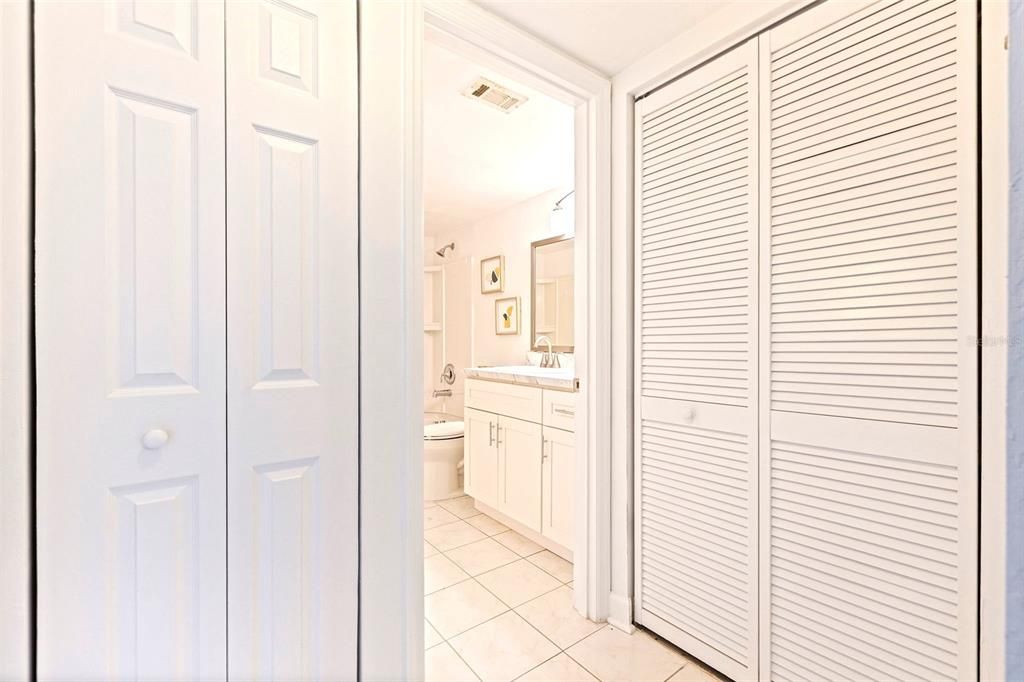 Active With Contract: $184,000 (2 beds, 2 baths, 1145 Square Feet)